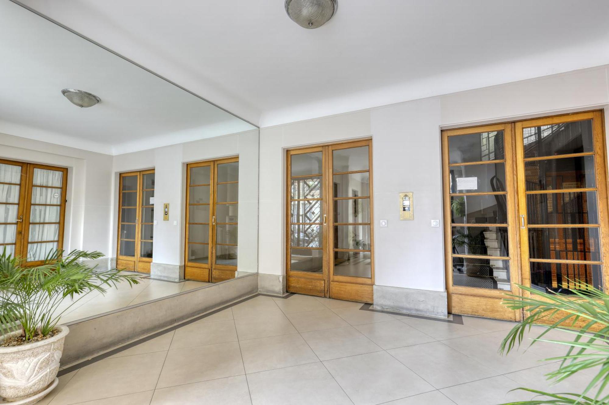 Apartment Elegant 3 Brd Flat - Heart Of 16th